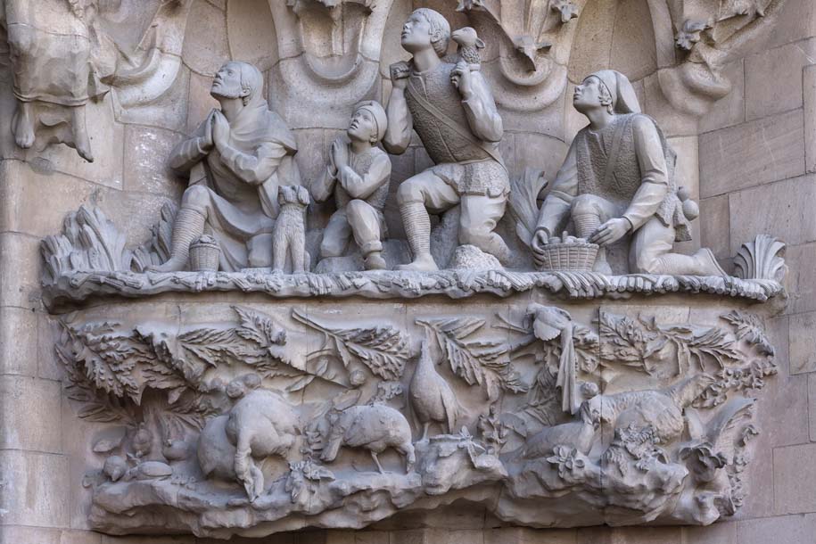 'Family Statues' (Apr 2017) - Barcelona, Spain