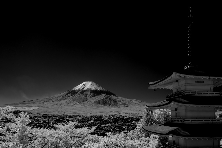 'Mount Fuji and Chureito Pagoda' (Oct 2018) - Fujiyoshida, Japan