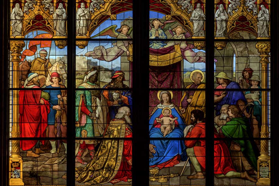 'A Blessed Christmas to All My Viewers' (Apr 2017) - Cologne, Germany