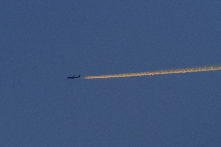 'Contrail over Singapore' (Oct 2021) - Bukit Batok, Singapore