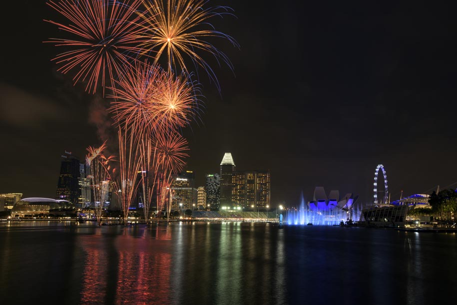 'Fireworks 33' (Dec 2017) - Marina Boulevard, Singapore